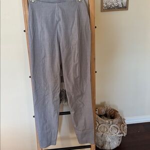 Lululemon Here to There High-Rise 7/8 Pant
Slim fit light grey